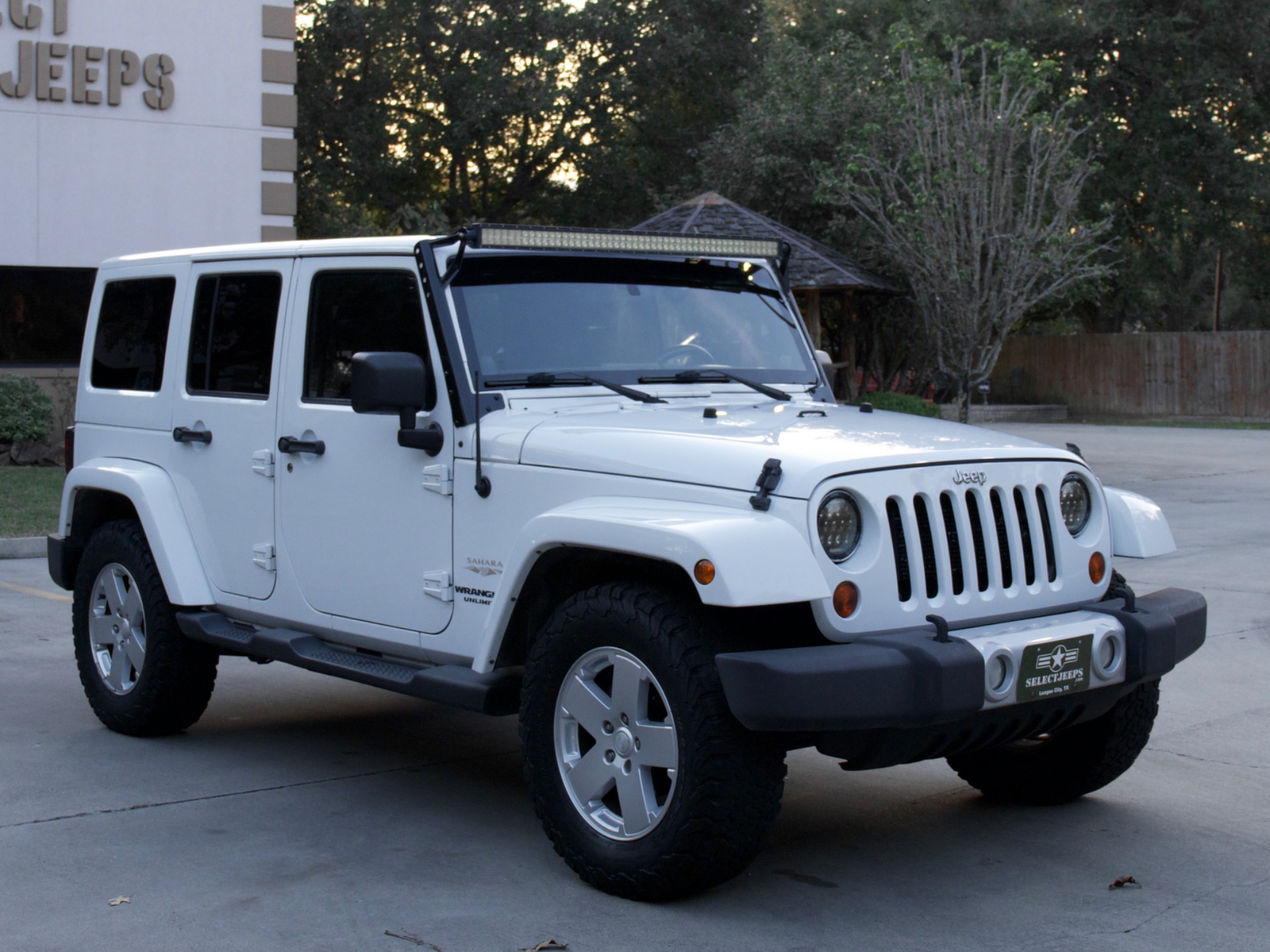 Used-2012-Jeep-Wrangler-Unlimited-Sahara