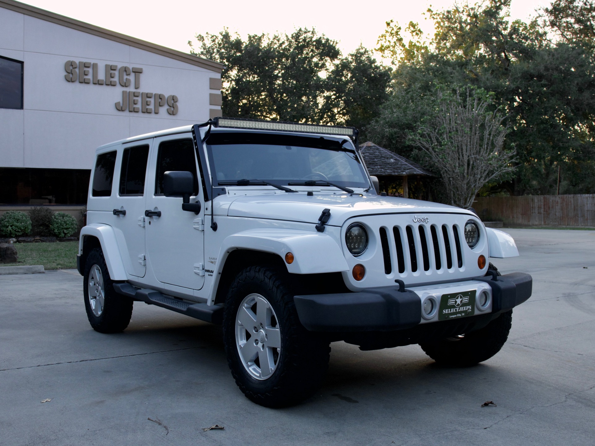 Used-2012-Jeep-Wrangler-Unlimited-Sahara