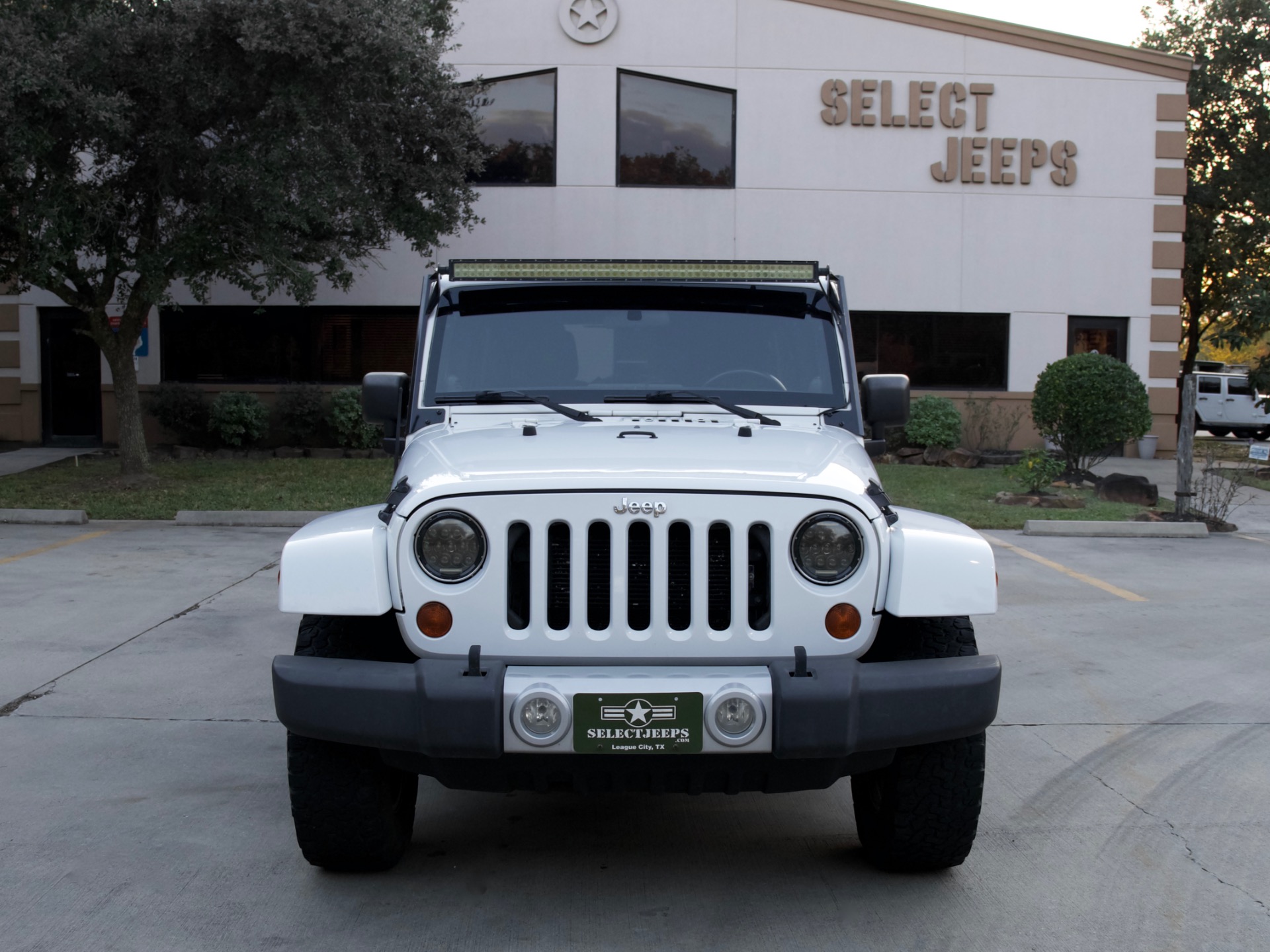 Used-2012-Jeep-Wrangler-Unlimited-Sahara