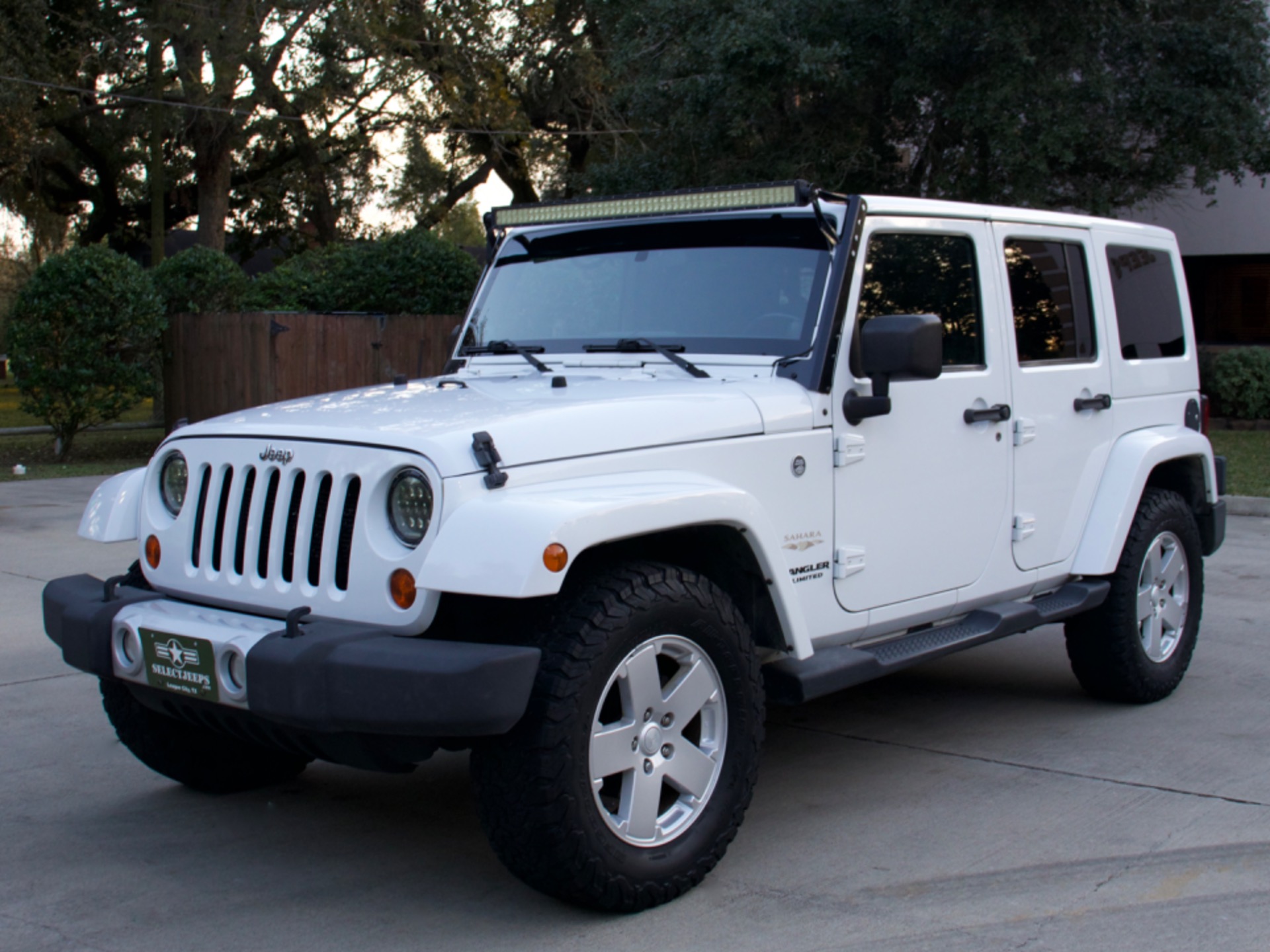 Used-2012-Jeep-Wrangler-Unlimited-Sahara