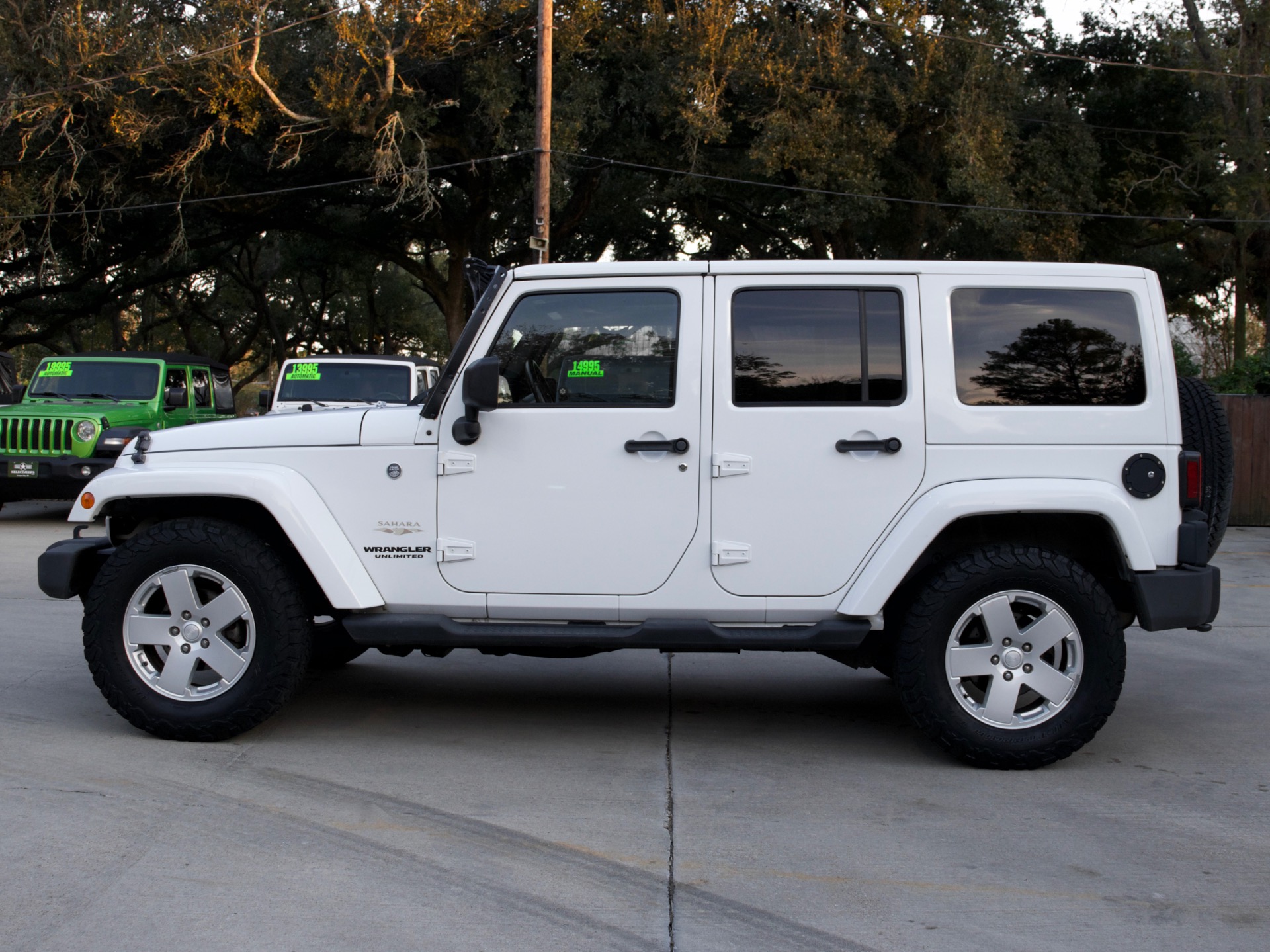 Used-2012-Jeep-Wrangler-Unlimited-Sahara