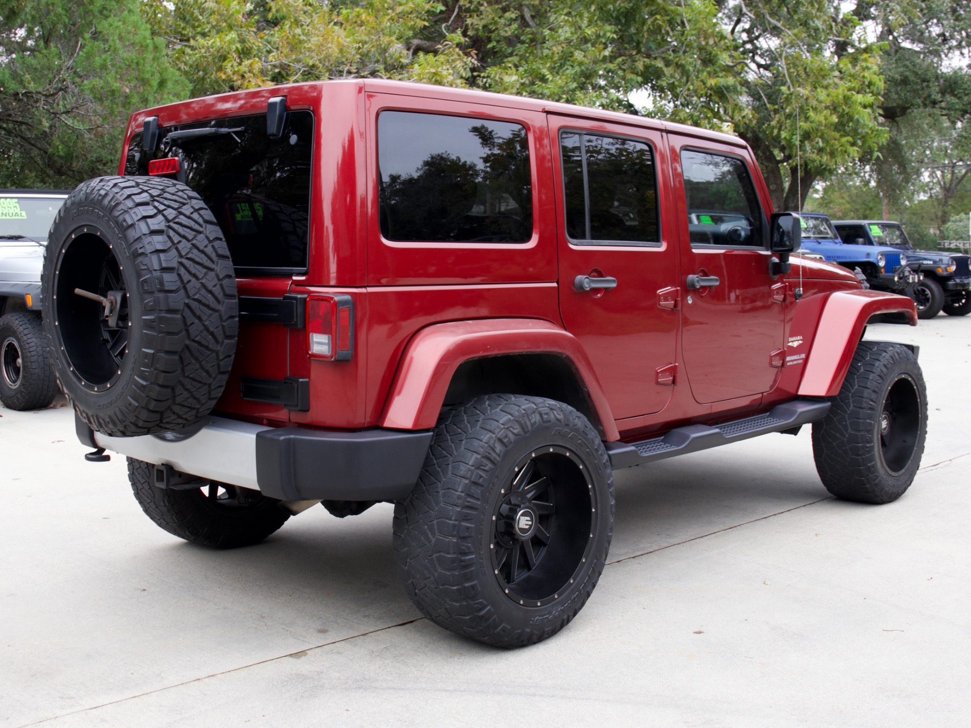 Used-2013-Jeep-Wrangler-Unlimited-Sahara