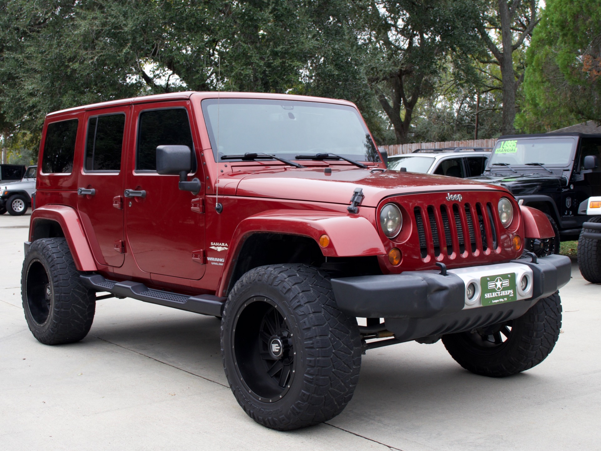 Used-2013-Jeep-Wrangler-Unlimited-Sahara