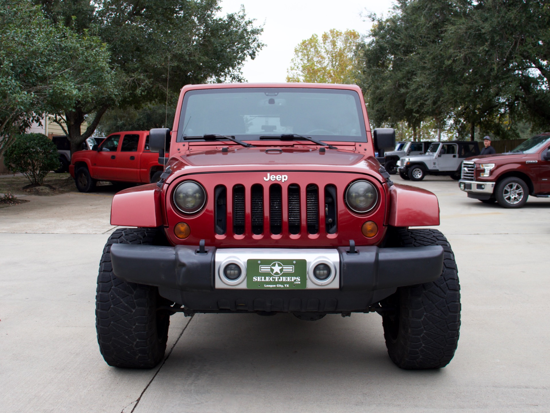 Used-2013-Jeep-Wrangler-Unlimited-Sahara