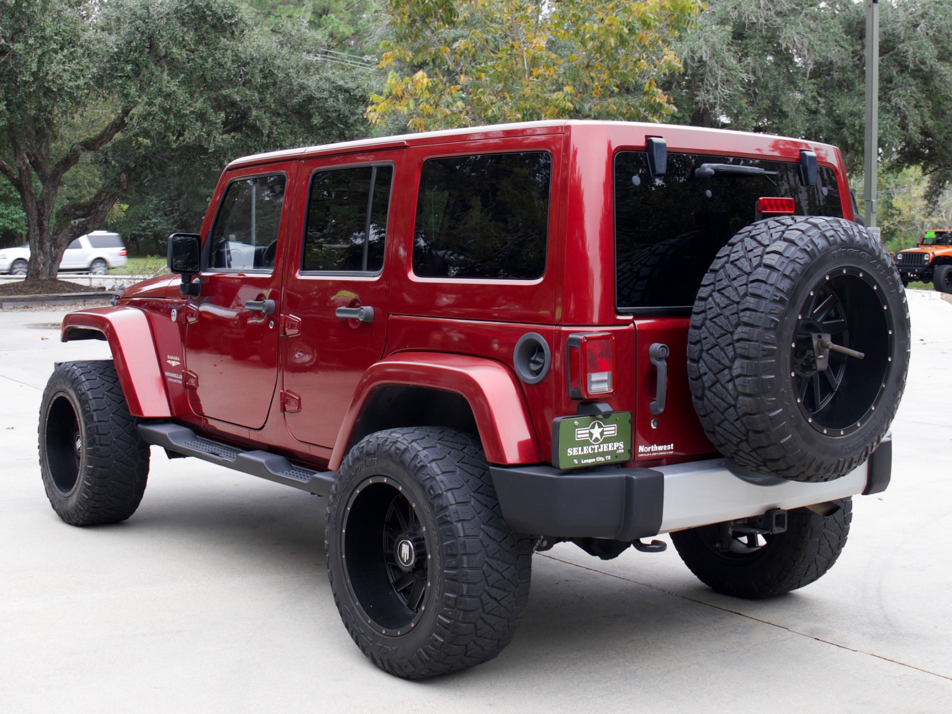 Used-2013-Jeep-Wrangler-Unlimited-Sahara