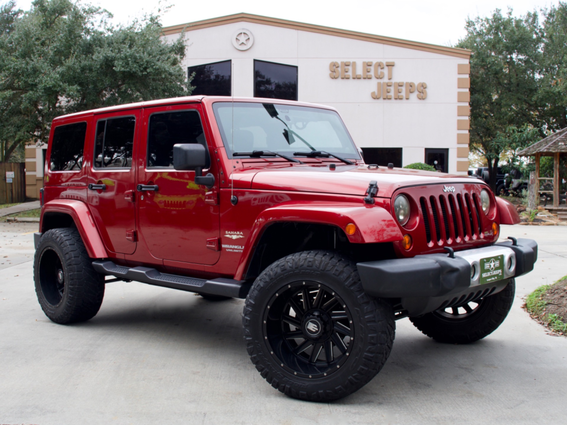 Used-2013-Jeep-Wrangler-Unlimited-Sahara