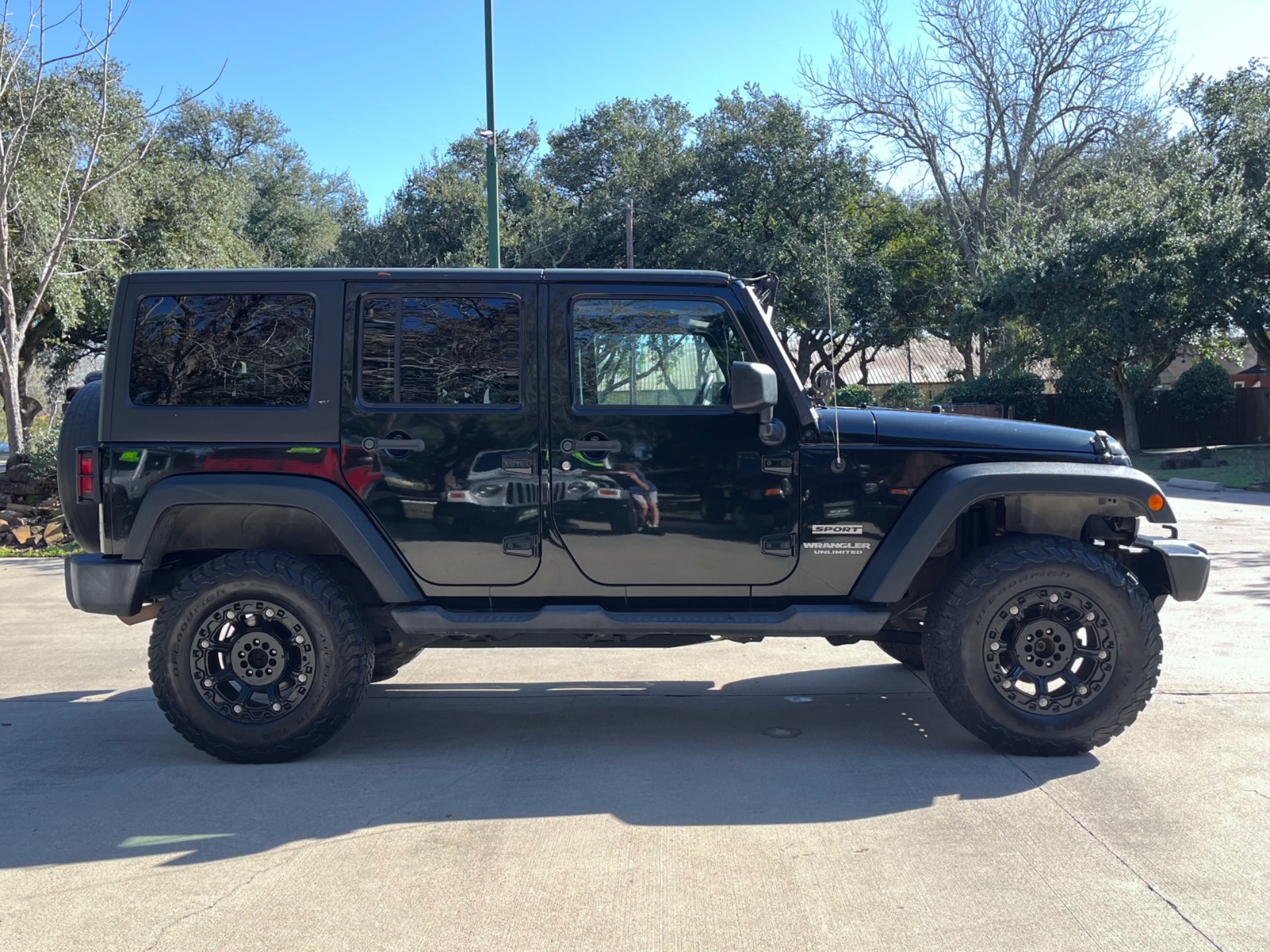 Used-2012-Jeep-Wrangler-Unlimited-Sport