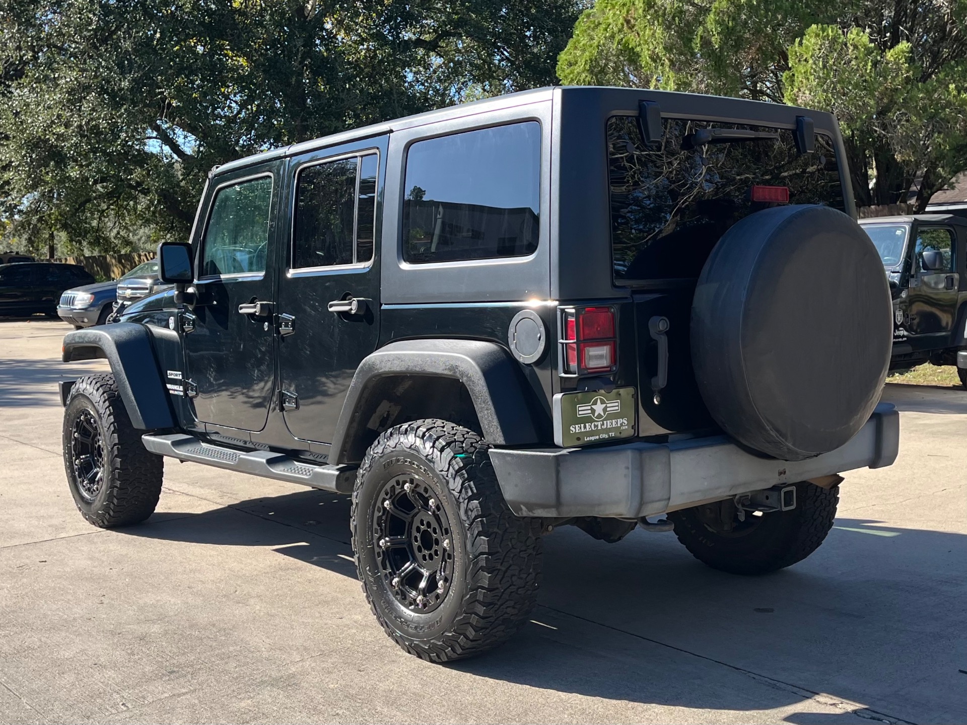 Used-2012-Jeep-Wrangler-Unlimited-Sport