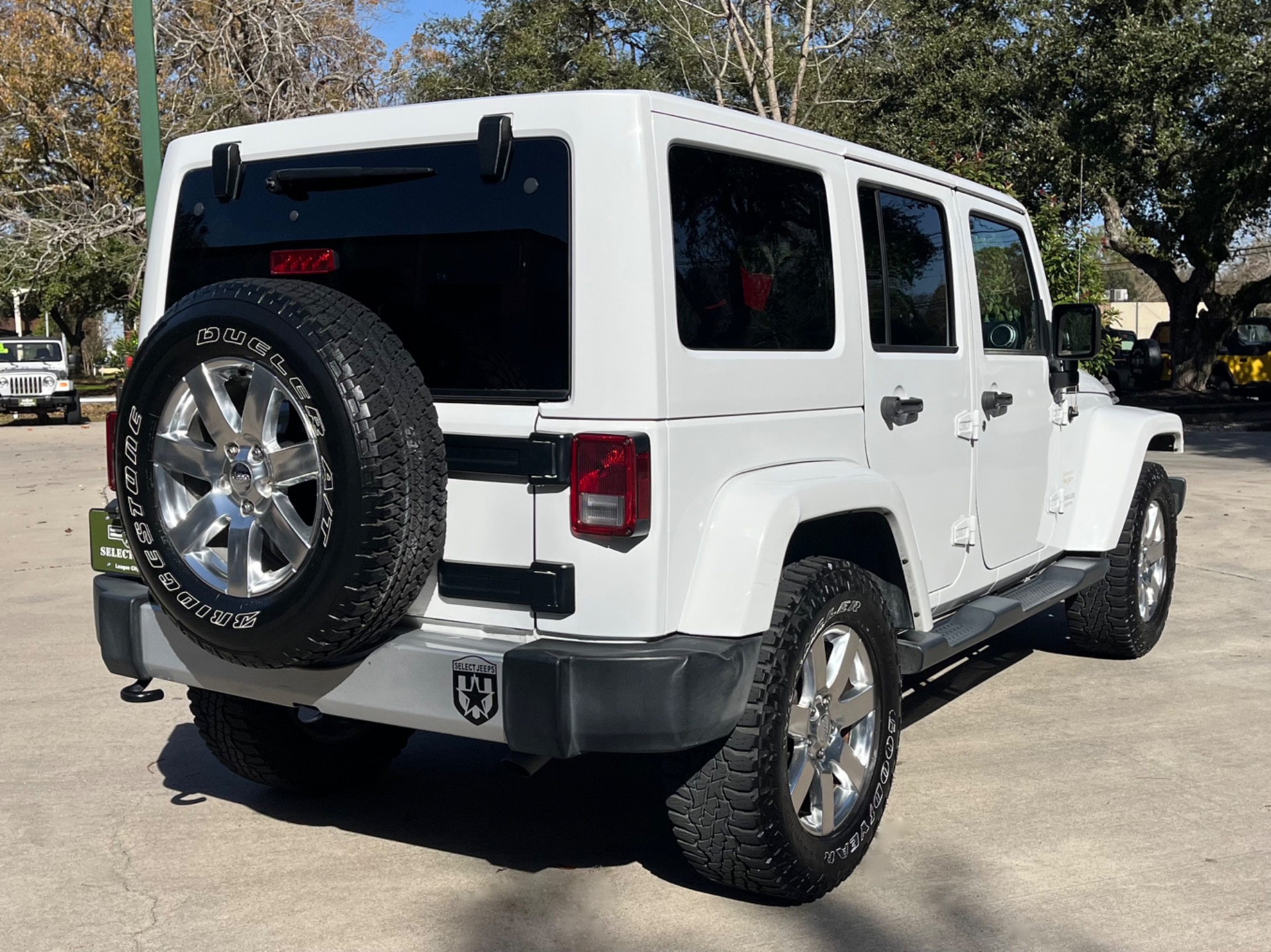 Used-2015-Jeep-Wrangler-Unlimited-Sahara