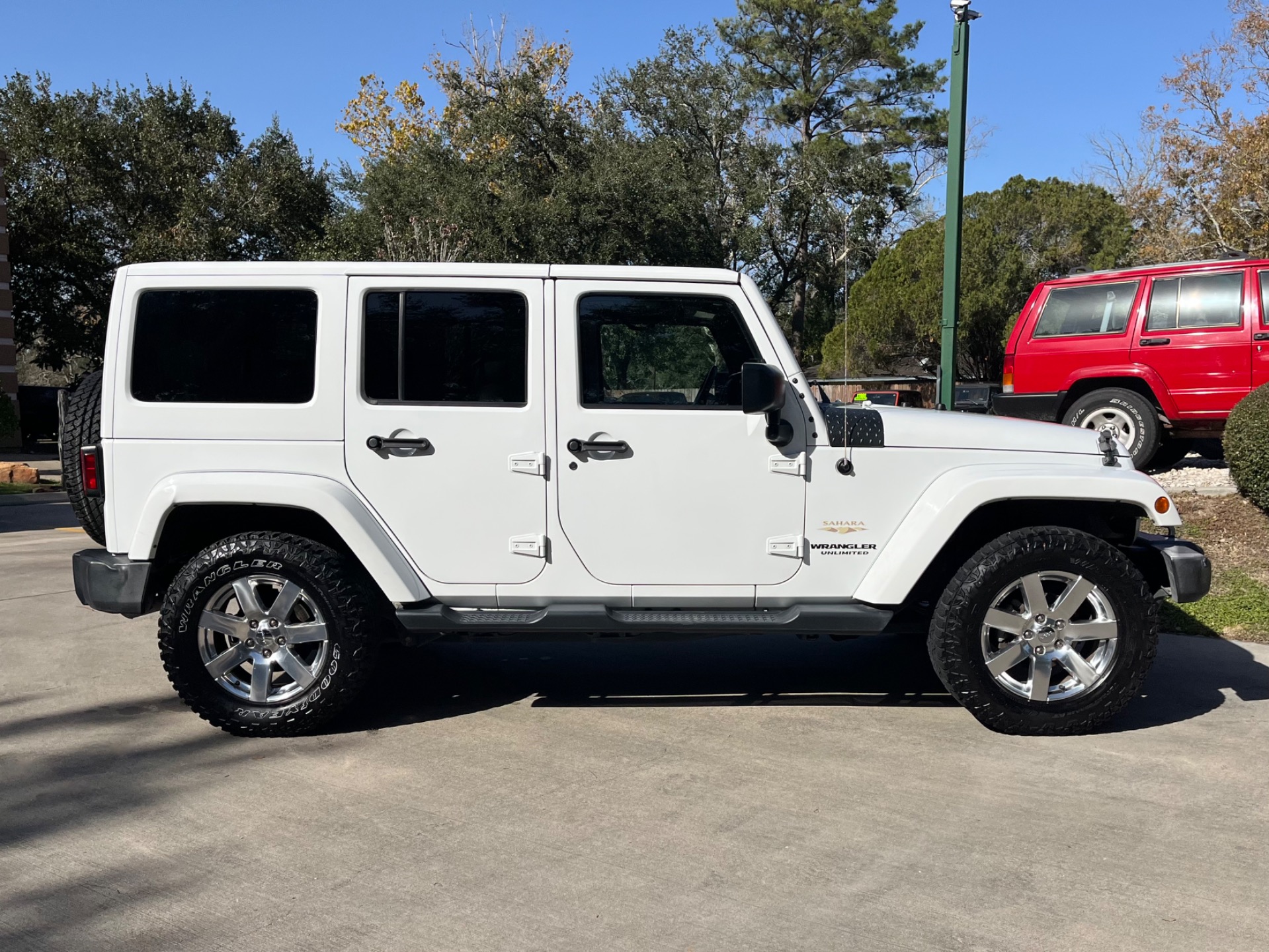 Used-2015-Jeep-Wrangler-Unlimited-Sahara