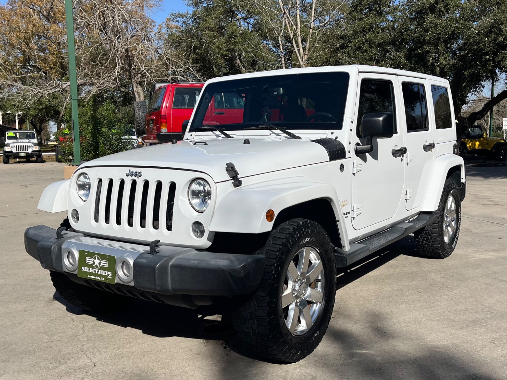 Used-2015-Jeep-Wrangler-Unlimited-Sahara