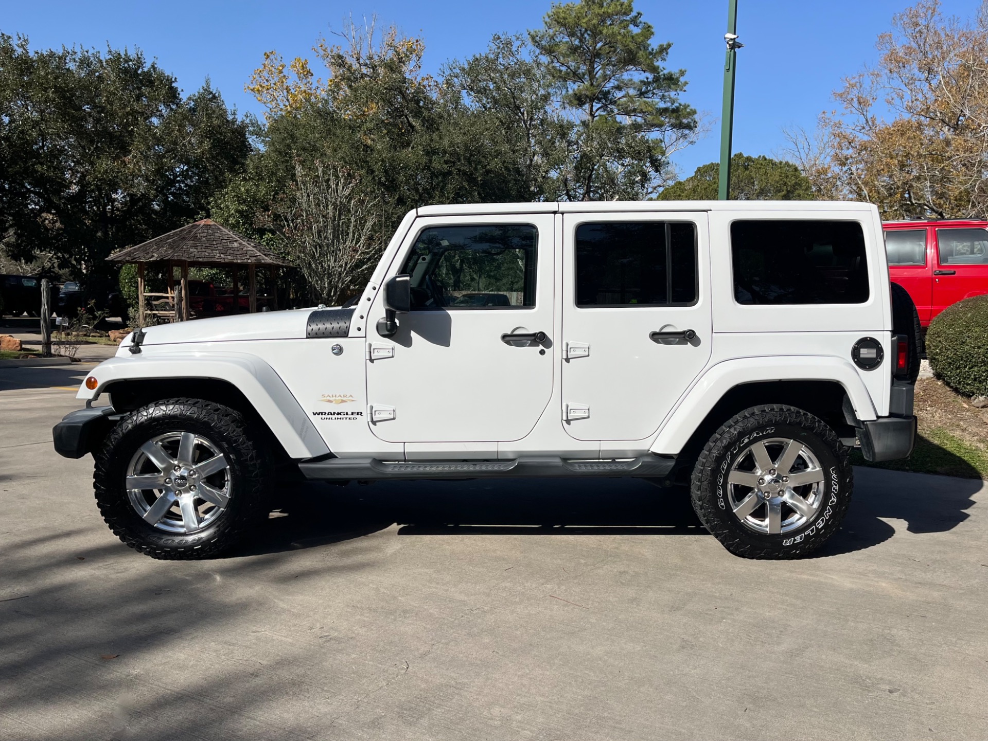 Used-2015-Jeep-Wrangler-Unlimited-Sahara