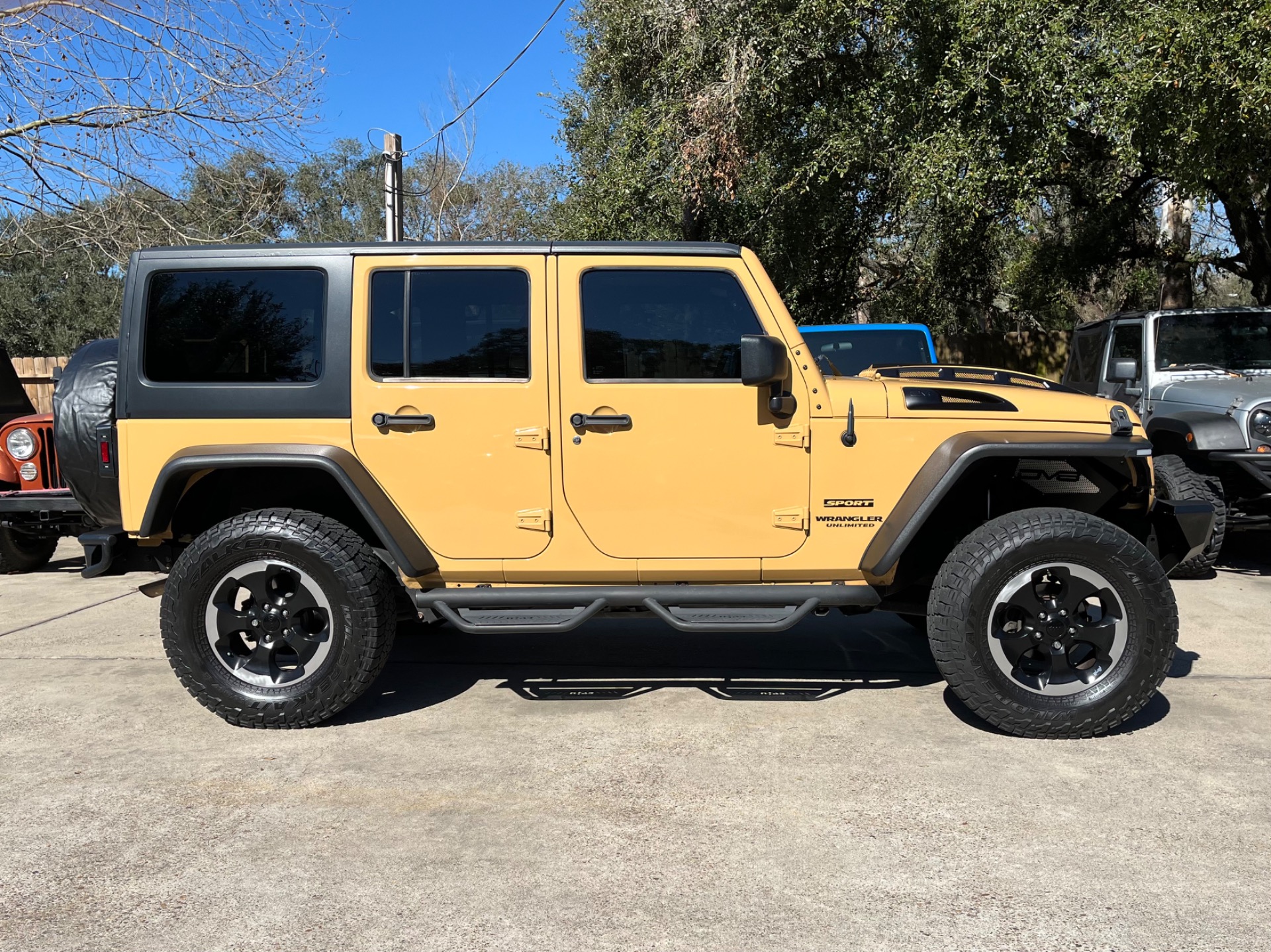 Used-2014-Jeep-Wrangler-Unlimited-Sport