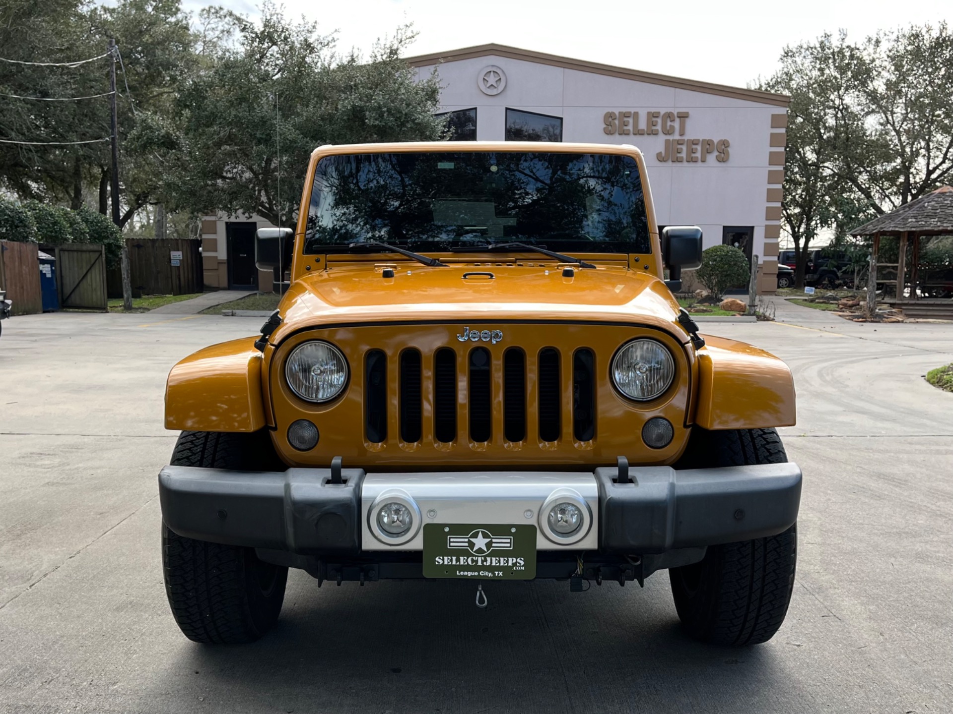 Used-2014-Jeep-Wrangler-Unlimited-Sahara