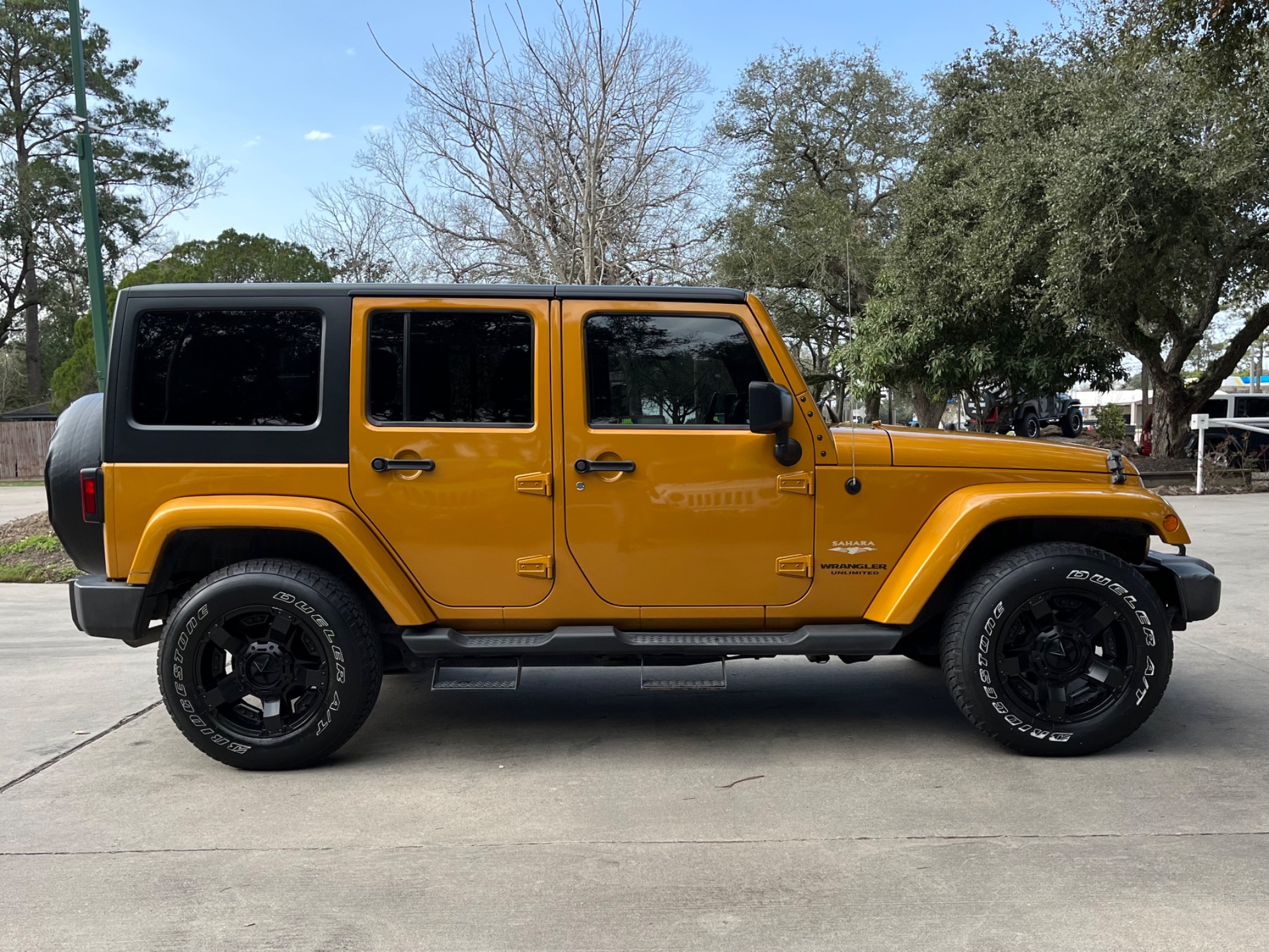 Used-2014-Jeep-Wrangler-Unlimited-Sahara