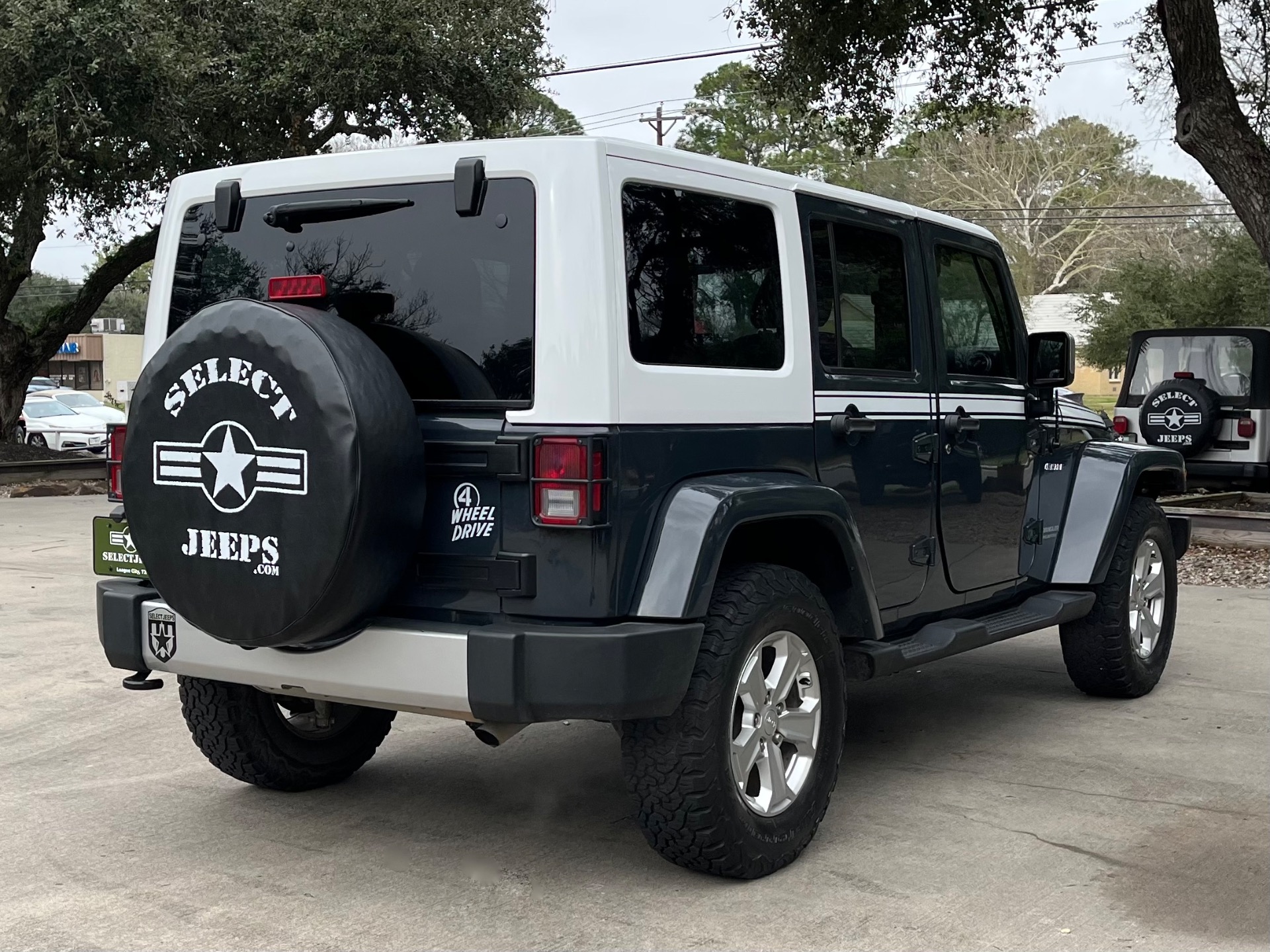 Used-2017-Jeep-Wrangler-Unlimited-Chief-Edition