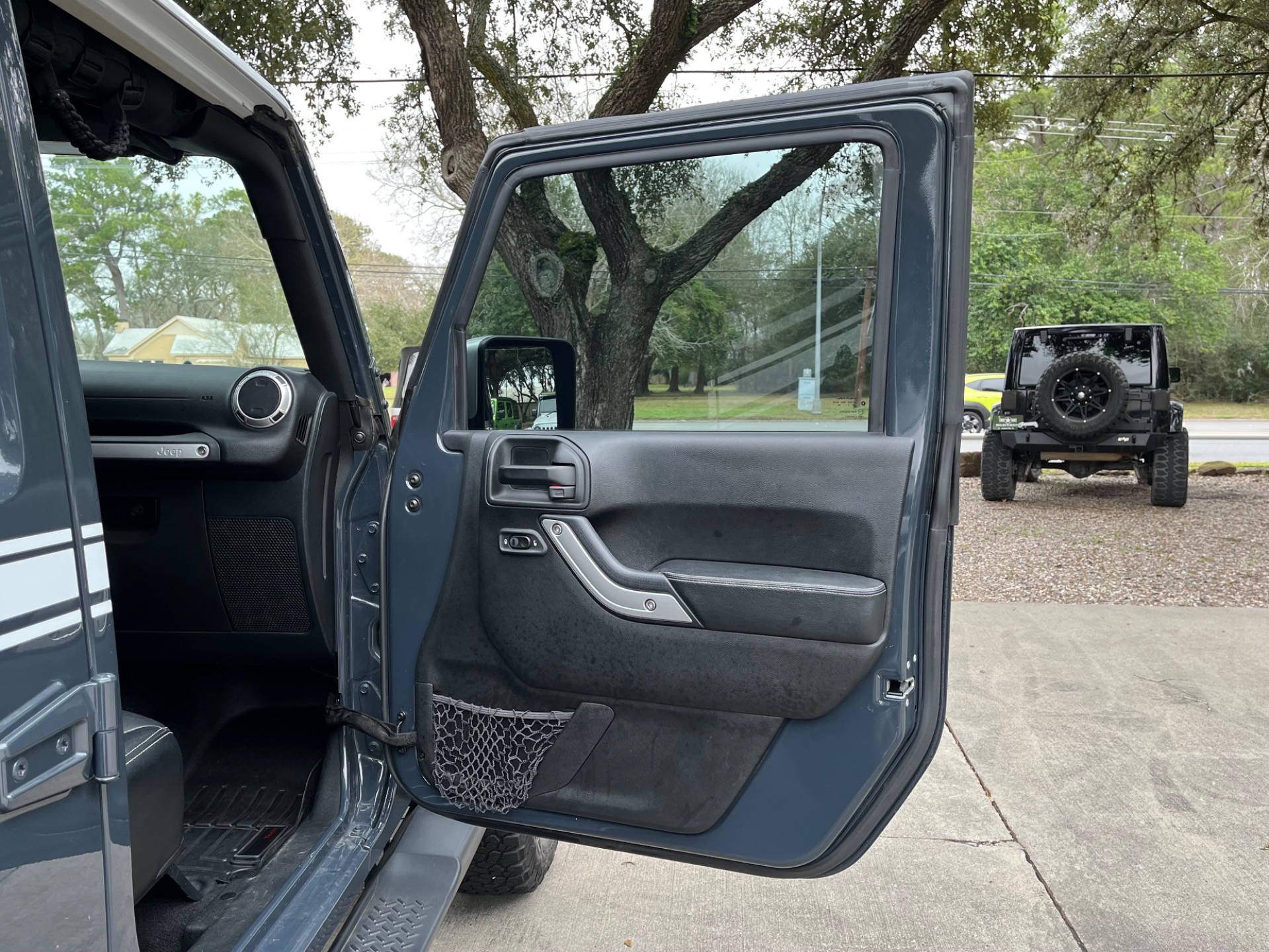 Used-2017-Jeep-Wrangler-Unlimited-Chief-Edition