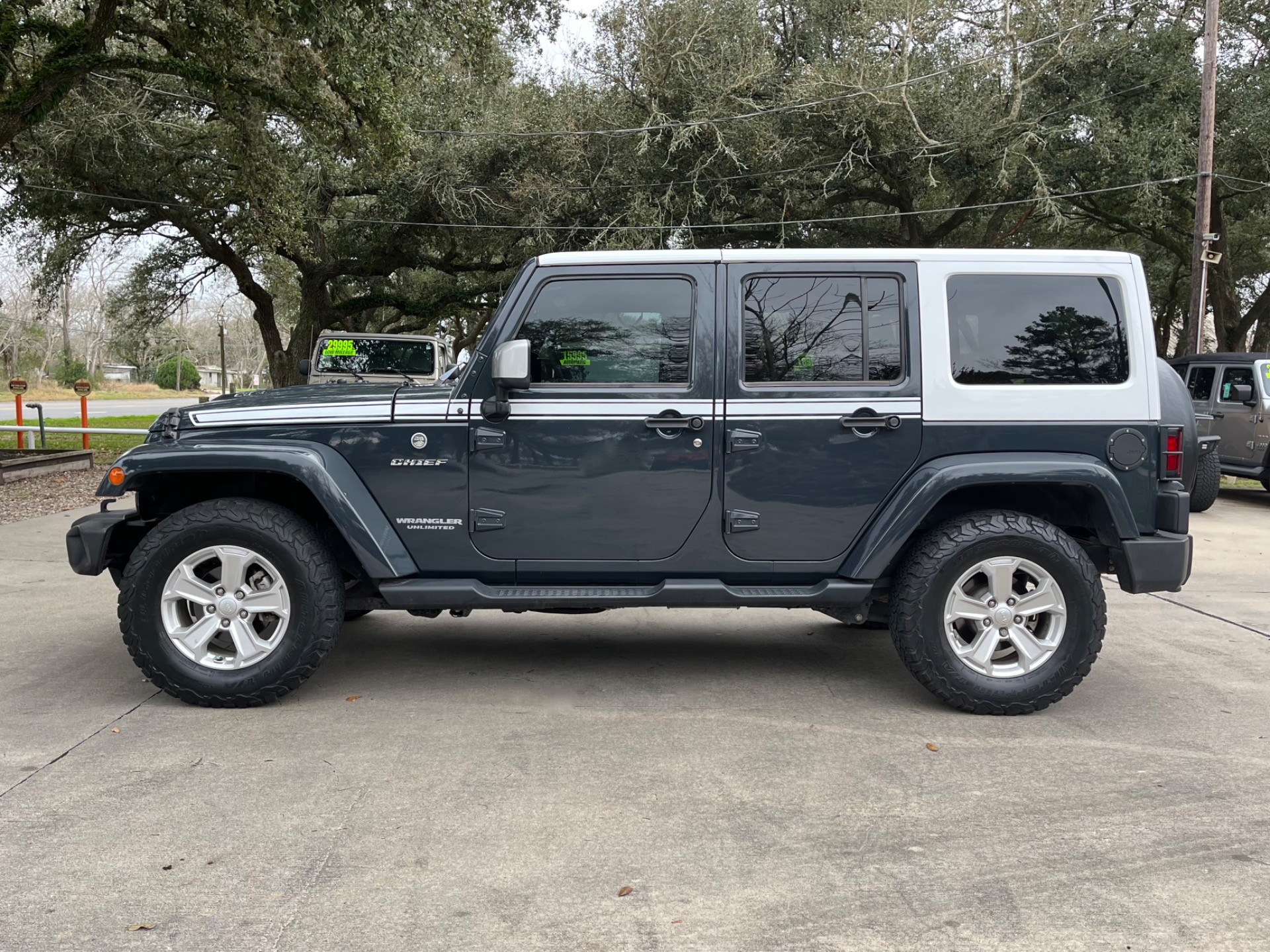 Used-2017-Jeep-Wrangler-Unlimited-Chief-Edition