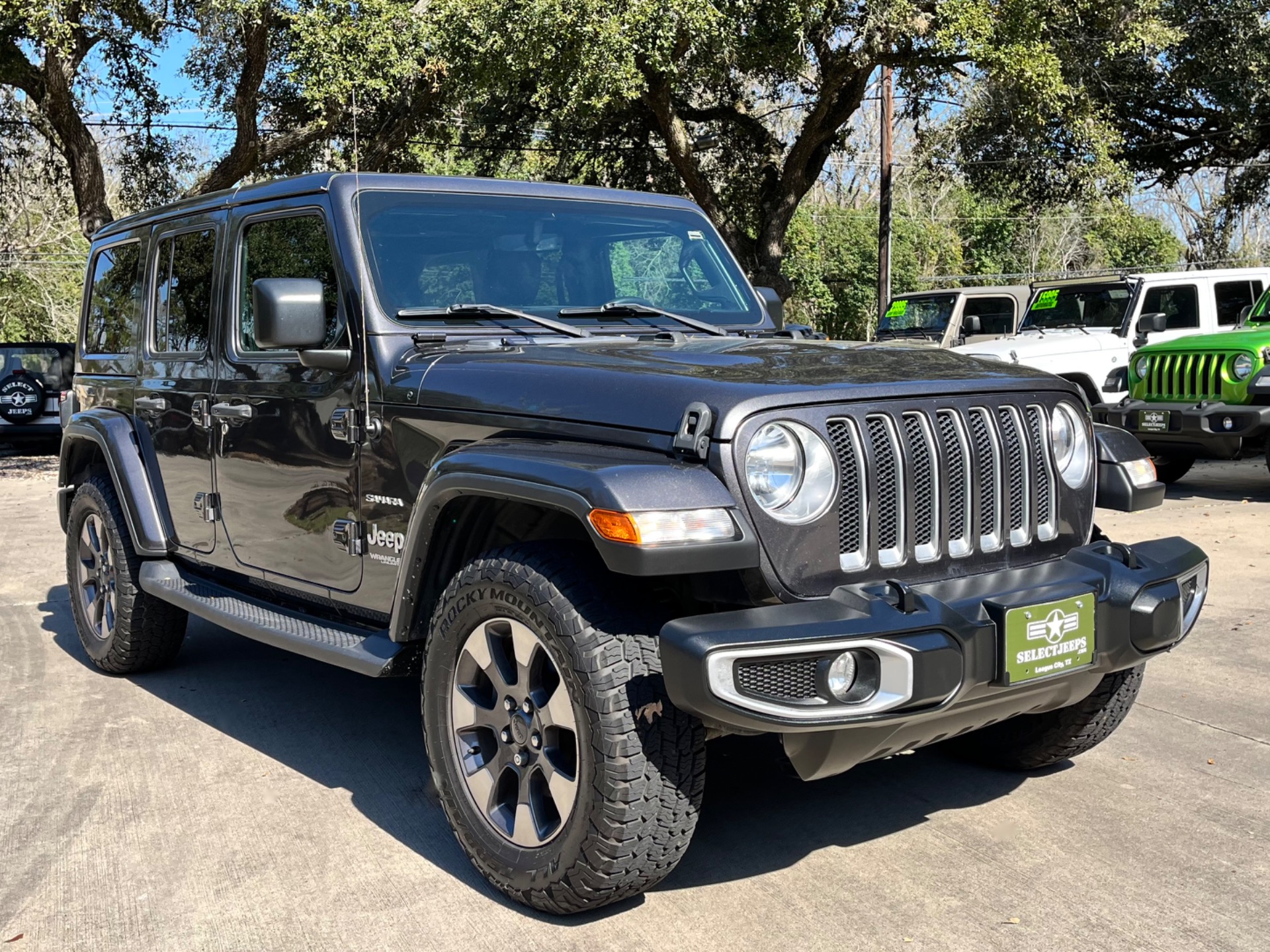 Used-2018-Jeep-Wrangler-Unlimited-Sahara