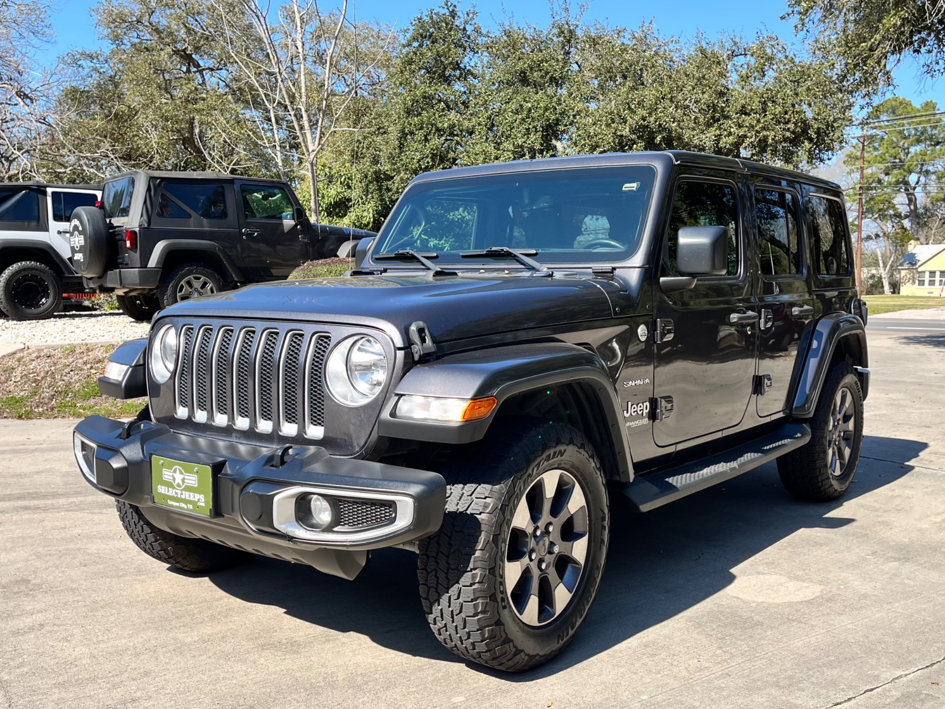 Used-2018-Jeep-Wrangler-Unlimited-Sahara