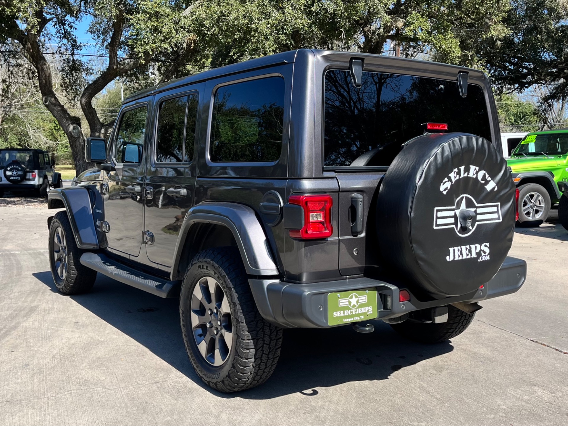 Used-2018-Jeep-Wrangler-Unlimited-Sahara