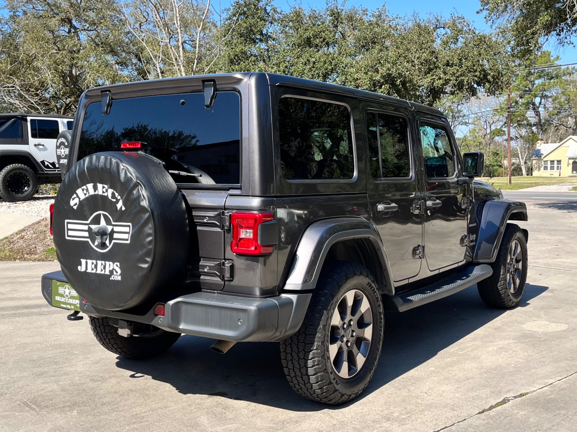 Used-2018-Jeep-Wrangler-Unlimited-Sahara