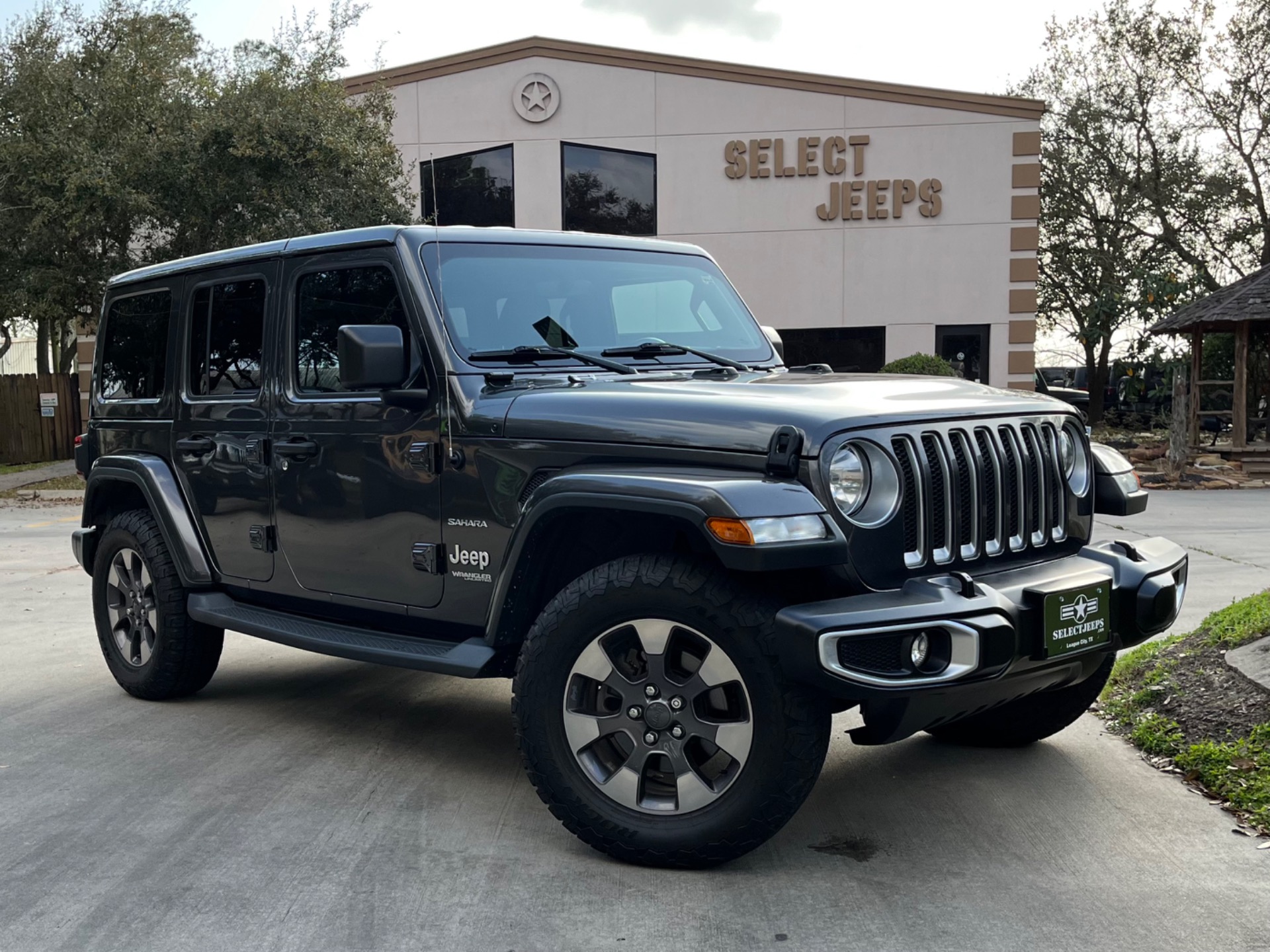 Used-2018-Jeep-Wrangler-Unlimited-Sahara