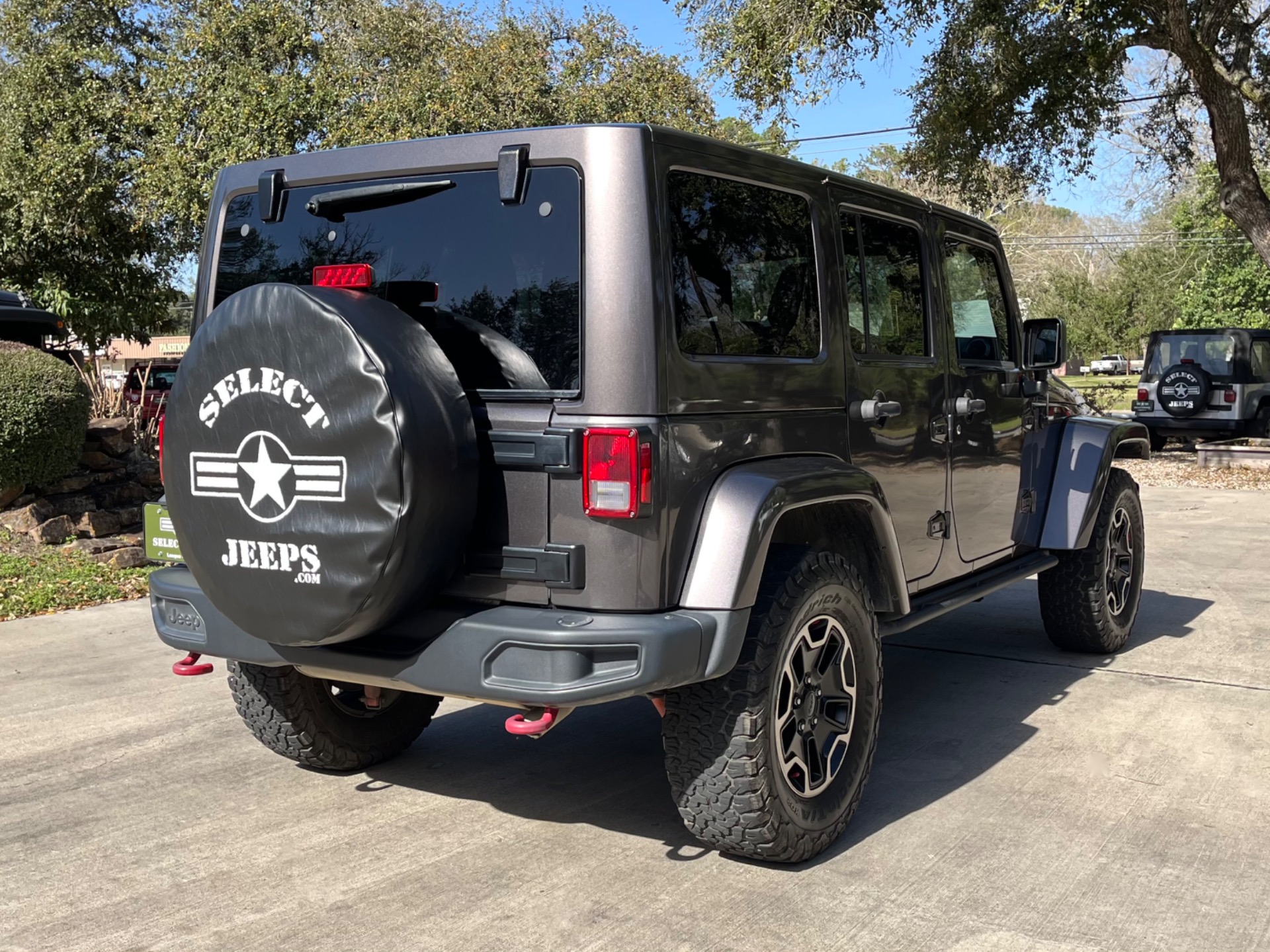 Used-2016-Jeep-Wrangler-Unlimited-Rubicon