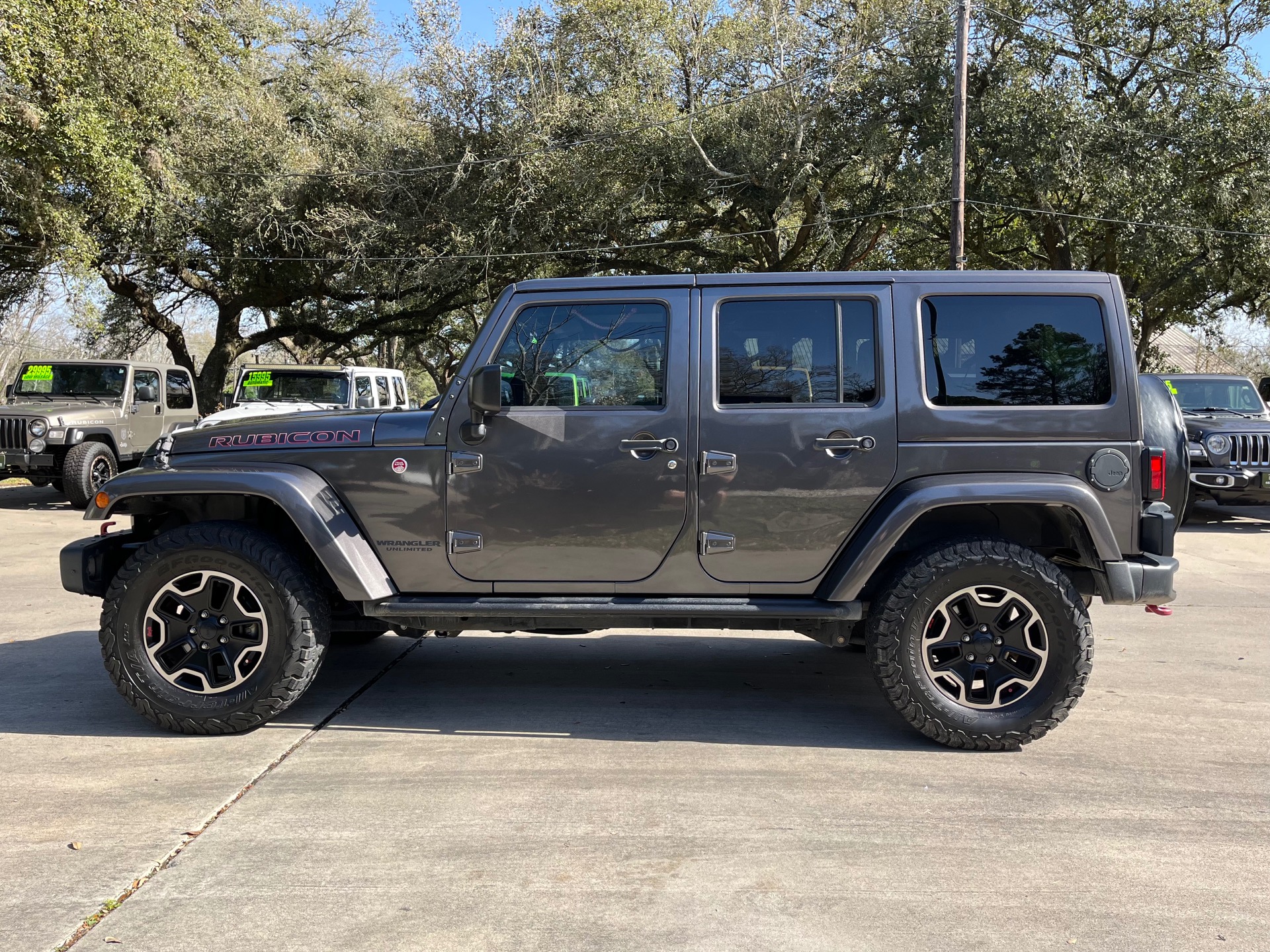 Used-2016-Jeep-Wrangler-Unlimited-Rubicon